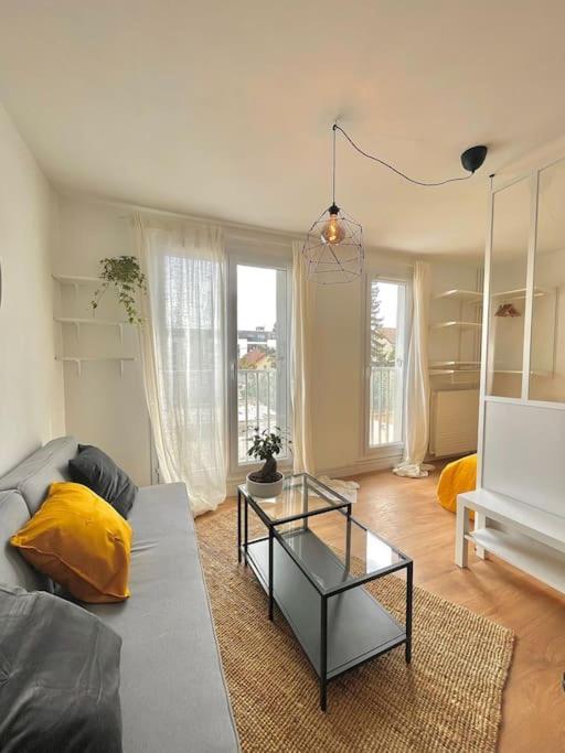 Superbe Studio Avec Parking Gratuit Sur Place Paray-Vieille-Poste Exterior photo